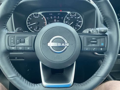 Used 2022 Nissan Rogue SL w/ SL Premium Package image 14