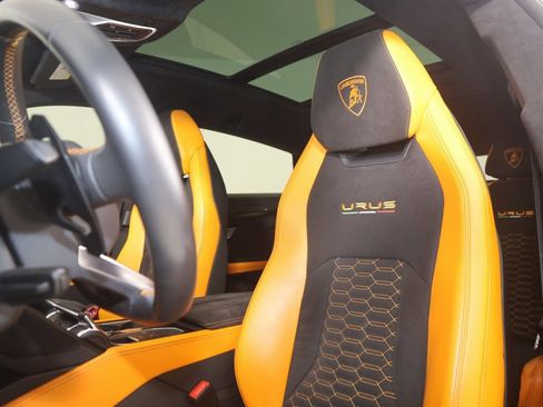 Used 2021 Lamborghini Urus image 41