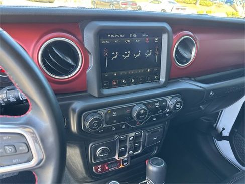 Used 2022 Jeep Wrangler Unlimited Rubicon image 25