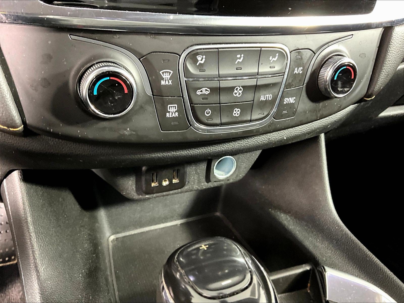 Used 2020 Chevrolet Traverse LS FWD image 15