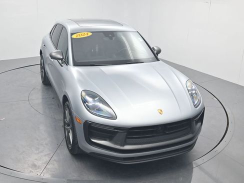 Used 2024 Porsche Macan Turbo AWD/4WD image 66