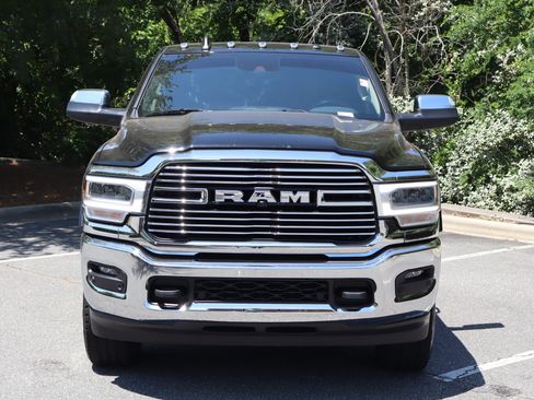 Used 2022 RAM 3500 Laramie AWD/4WD image 3