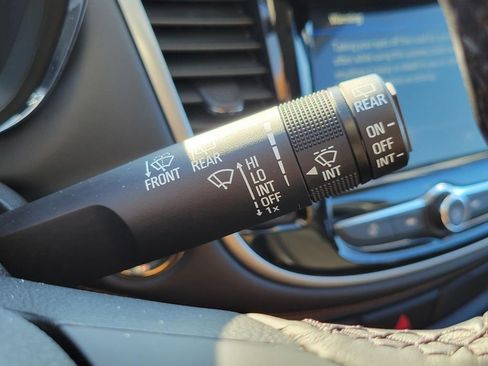 Used 2019 Chevrolet Trax LT w/ LT Convenience Package image 16