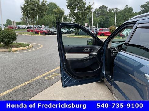 Used 2019 Ford Explorer Platinum AWD/4WD image 14