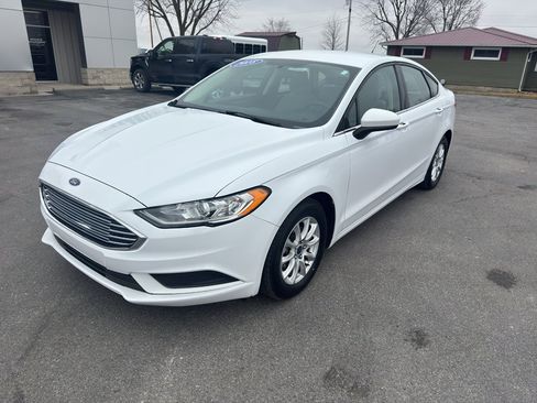 Used 2018 Ford Fusion S image 4