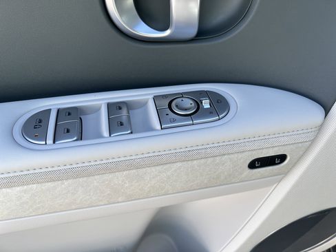 Used 2024 Hyundai Ioniq 5 Limited image 25