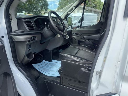 Used 2024 Ford Transit 250 148 Medium Roof AWD image 5