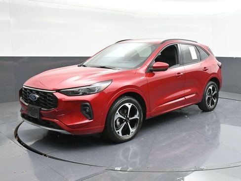 Used 2024 Ford Escape ST-Line Elite w/ Premium Technology Package image 4