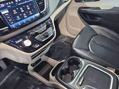 Used 2024 Chrysler Pacifica Touring-L