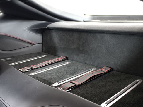 Used 2020 Ferrari 812 Superfast RWD image 38