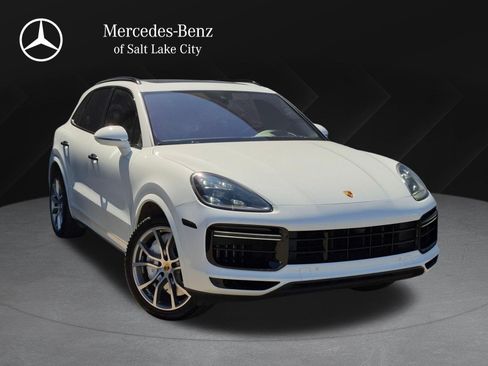 Used 2019 Porsche Cayenne Turbo AWD/4WD image 1