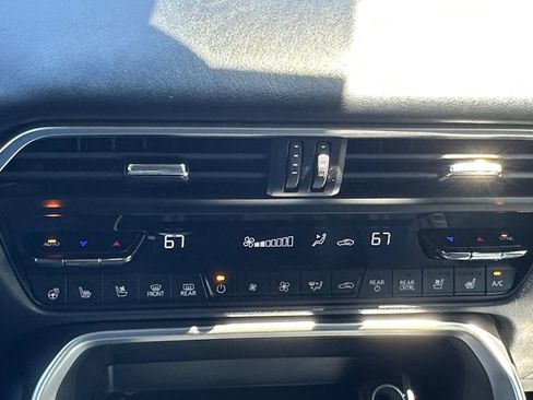 Used 2024 MAZDA CX-90 Plug-In Hybrid w/ Premium Plus image 17