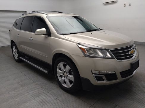 Used 2017 Chevrolet Traverse LT w/ Style and Technology Package FWD image 13