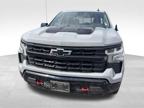 Used 2024 Chevrolet Silverado 1500 LT Trail Boss w/ Convenience Package II AWD/4WD image 4
