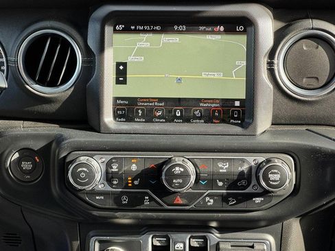 Used 2019 Jeep Wrangler Unlimited Sahara w/ Advanced Safety Group AWD/4WD image 13