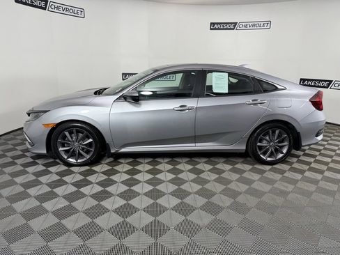 Used 2019 Honda Civic EX image 3