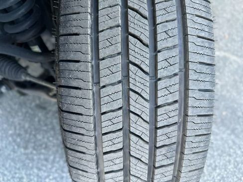 Used 2023 Toyota Tacoma SR5 w/ Technology Package image 11