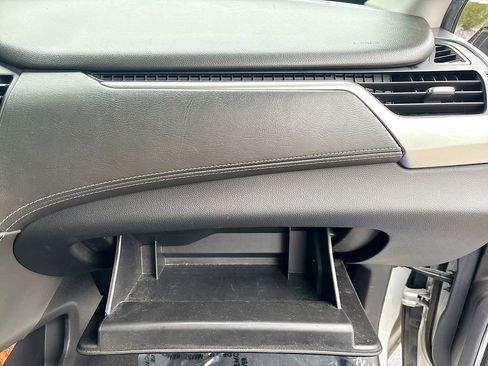 Used 2020 Chevrolet Suburban Premier RWD image 33
