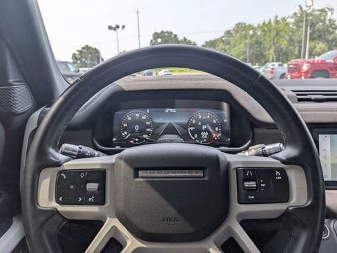 Used 2021 Land Rover Defender 110 SE AWD/4WD image 23