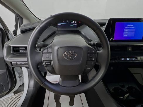 Used 2023 Toyota Prius LE image 18