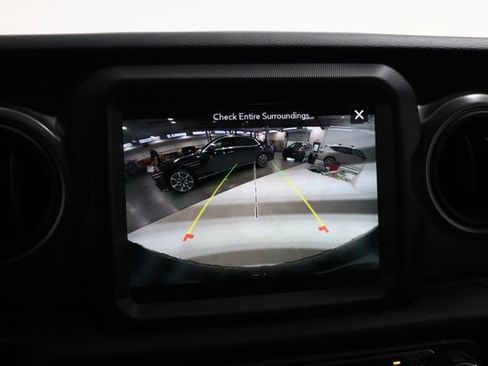Used 2023 Jeep Wrangler Unlimited w/ Sun & Screen Package AWD/4WD image 28