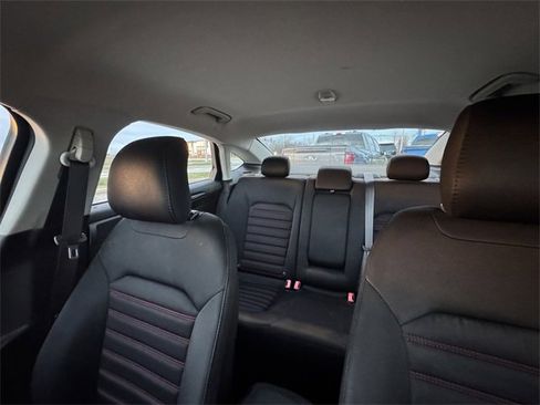 Used 2014 Ford Fusion SE w/ Equipment Group 201A image 31