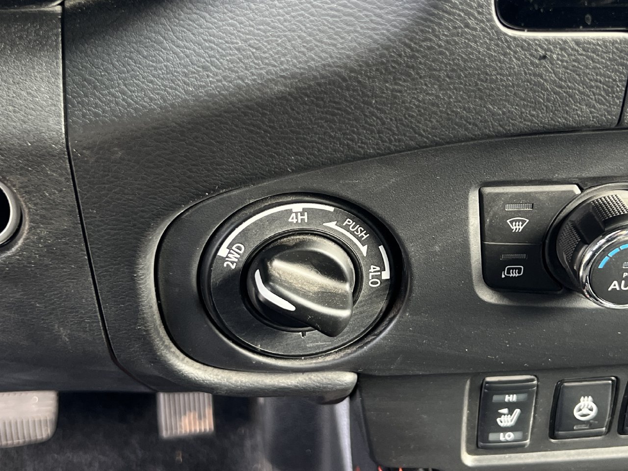 Used 2024 Nissan Frontier PRO-4X w/ Pro Convenience Package AWD/4WD image 10