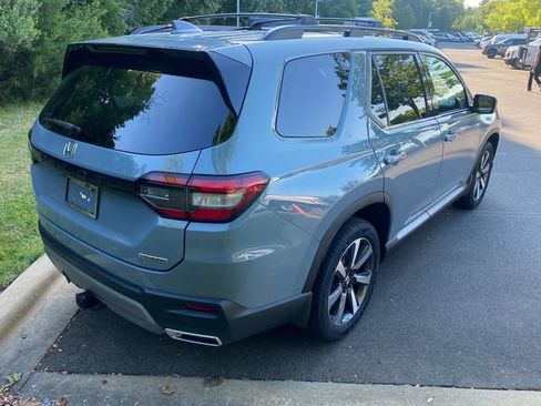 Used 2024 Honda Pilot Touring image 32