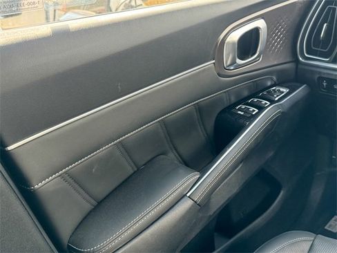 Certified 2024 Kia Sorento SX image 35