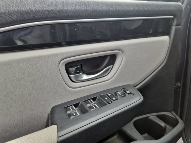 Used 2023 Honda Pilot LX image 10