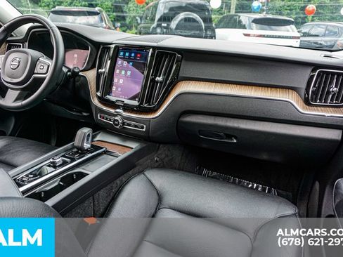 Used 2022 Volvo XC60 B5 Momentum w/ Advanced Package FWD image 27