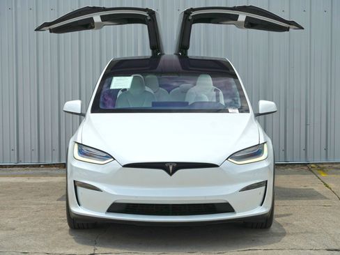 Used 2022 Tesla Model X image 50