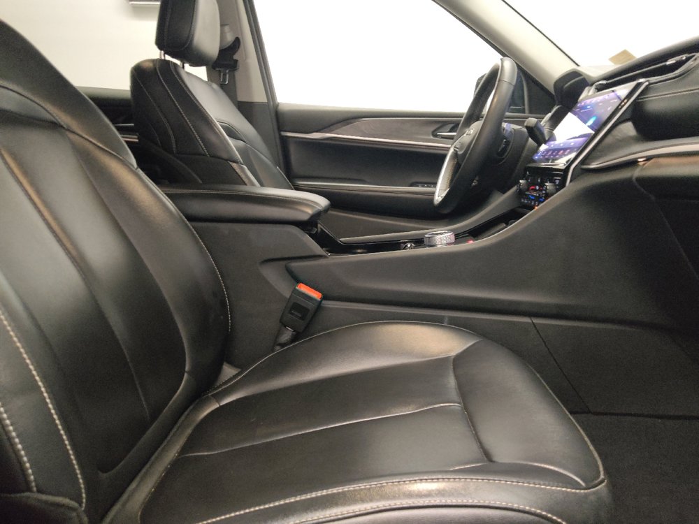 Used 2023 Jeep Grand Cherokee L Limited RWD image 21