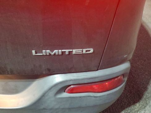 Used 2016 Jeep Cherokee Limited image 5