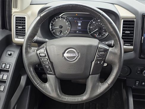 Used 2022 Nissan Frontier SV image 23