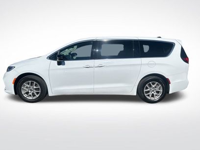 Used 2024 Chrysler Pacifica Touring-L
