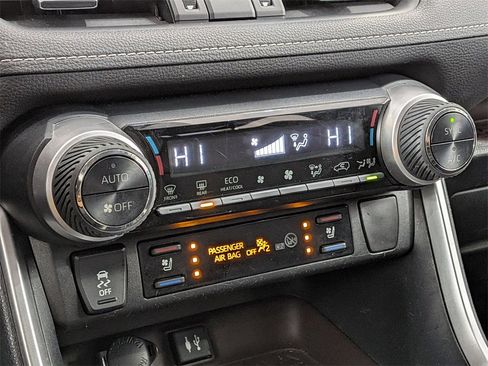 Used 2019 Toyota RAV4 Limited image 24