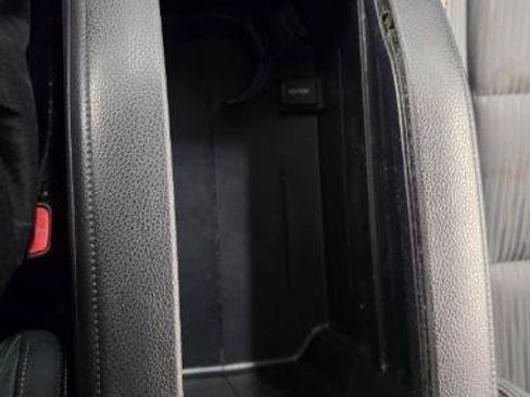Used 2019 Toyota Highlander Plus AWD/4WD image 28