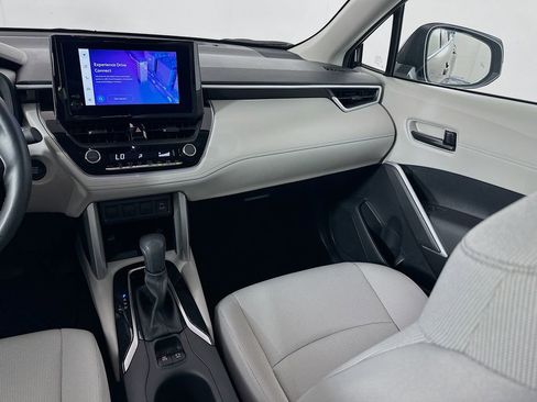 Certified 2025 Toyota Corolla Cross LE FWD image 23