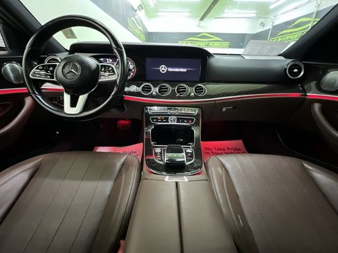 Used 2019 Mercedes-Benz E 450 4MATIC Sedan w/ Premium Package image 18