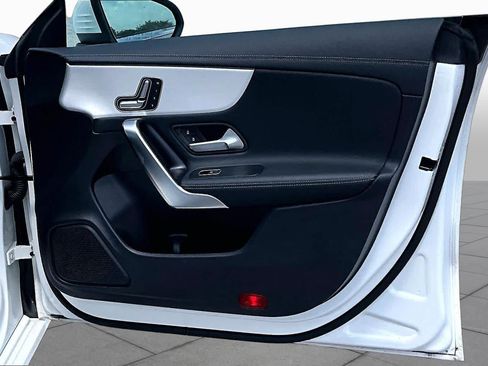 Used 2025 Mercedes-Benz CLA 250 image 23