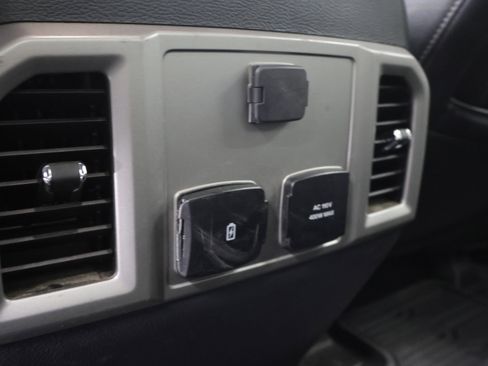 Used 2022 Ford F350 Lariat w/ Chrome Package AWD/4WD image 36