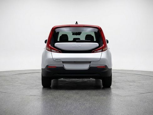 Used 2025 Kia Soul LX w/ LX Technology Package FWD image 7