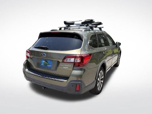 Used 2018 Subaru Outback 3.6R Touring AWD/4WD image 5