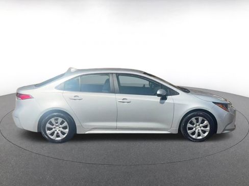 Used 2025 Toyota Corolla LE image 16