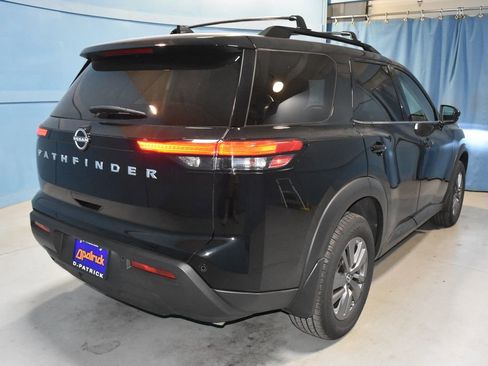 Certified 2025 Nissan Pathfinder SV image 24