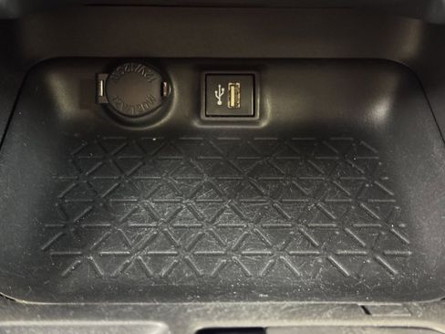 Used 2023 Toyota RAV4 LE image 34