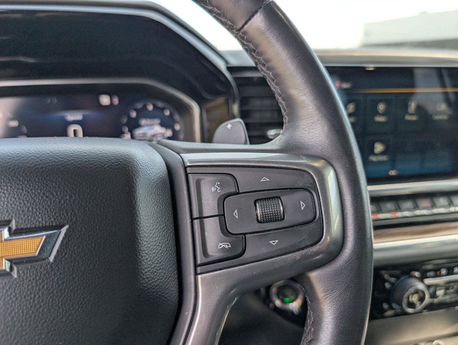 Used 2023 Chevrolet Silverado 1500 LT w/ Z71 Off-Road Package AWD/4WD image 17