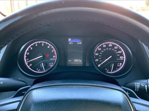 Used 2022 Toyota Camry SE image 24