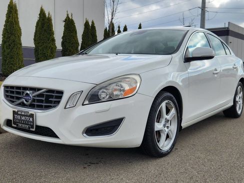 Used 2013 Volvo S60 T5 image 1